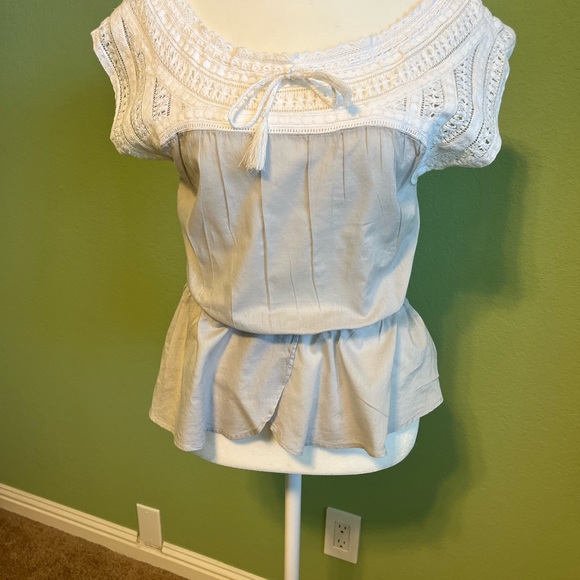 Summer top by HD in Paris purchased from Anthropologie - Picture 2 of 9